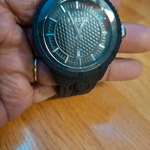 Versus Versace Black Silicone Watch - Picture 4 of 10